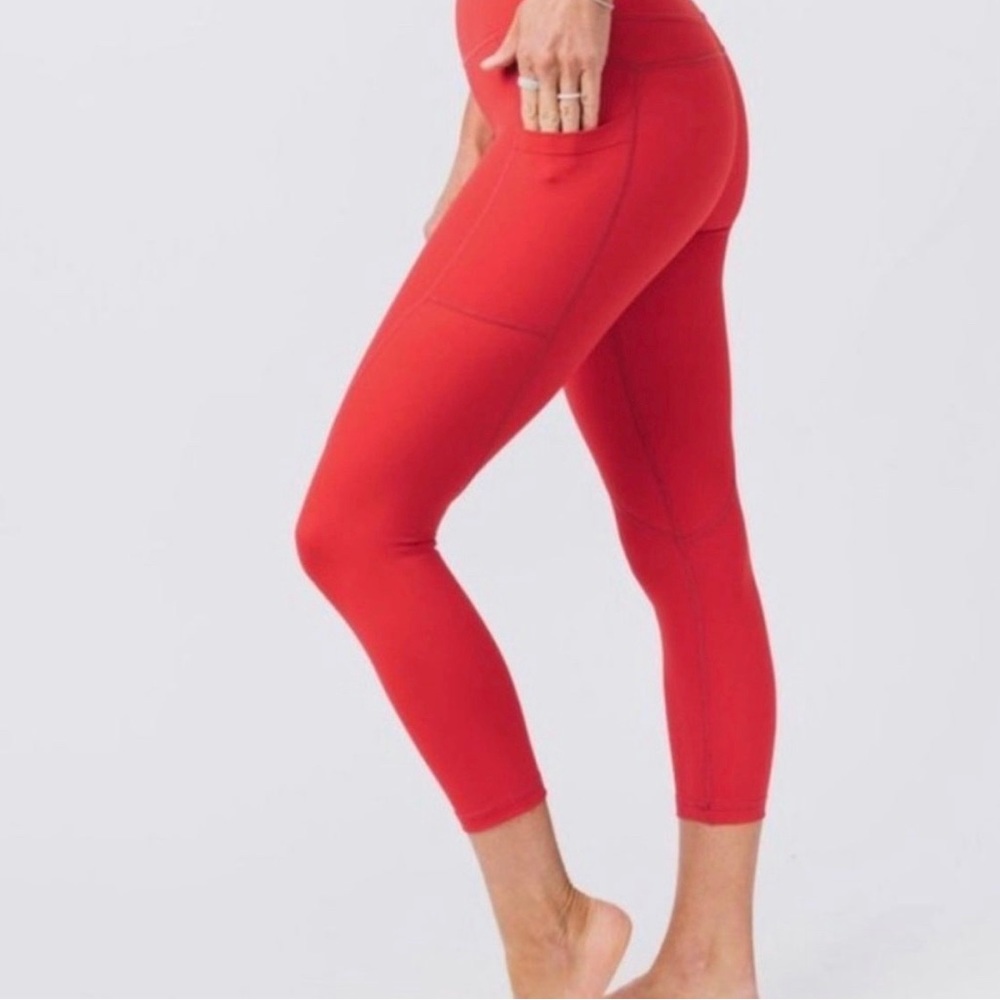 Zyia Red Pocket Capri Light n Tight Leggings